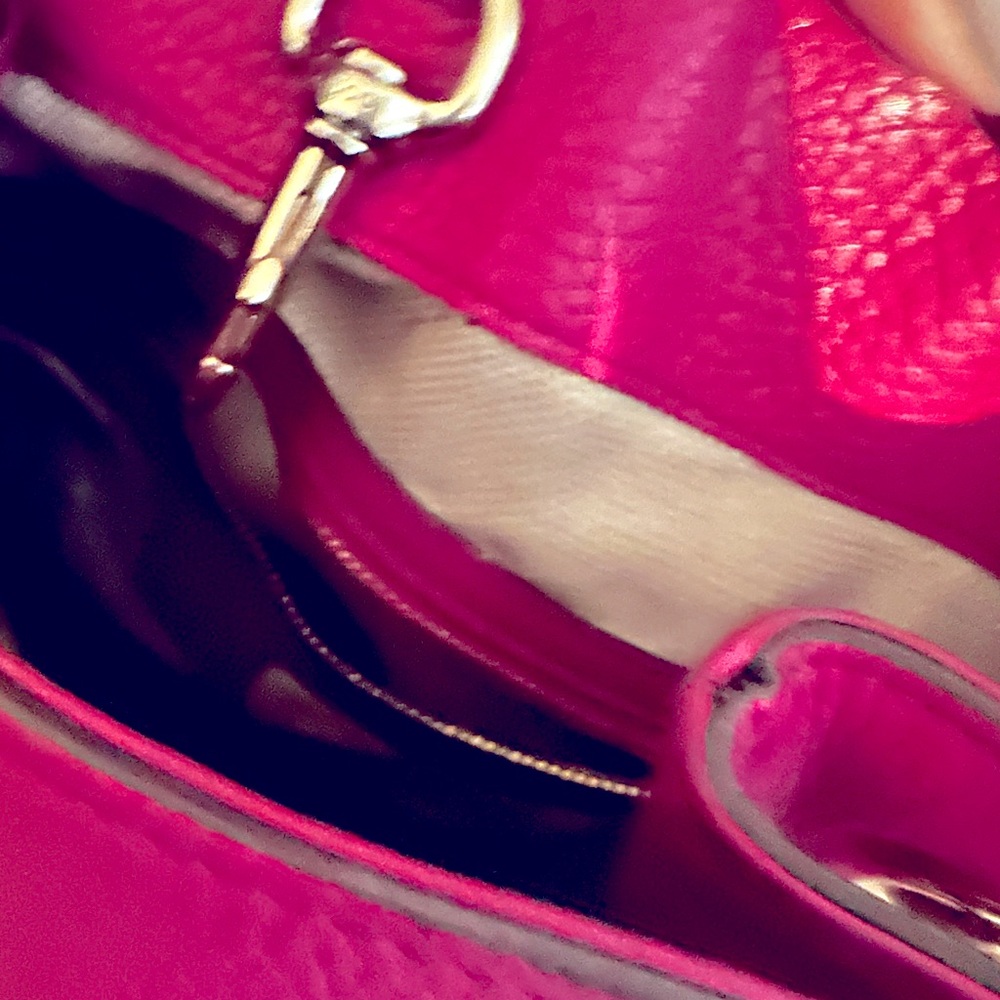 Gucci Soho Medium magenta double leather chain bag. - Picture 4 of 5
